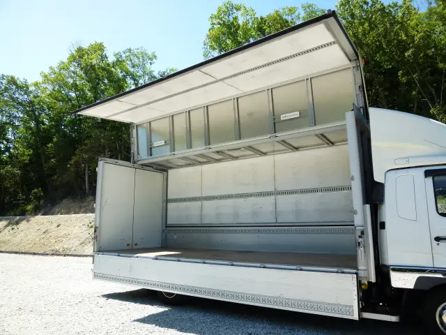 三菱 ファイター 2KG-FK65F(2WD)の写真16