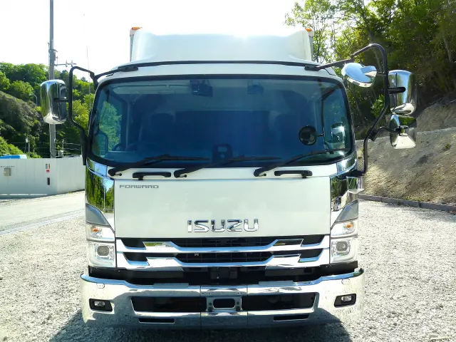 いすゞ フォワード 2RG-FRR90T2(2WD)の写真2