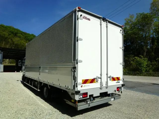 いすゞ フォワード 2RG-FRR90T2(2WD)の写真6