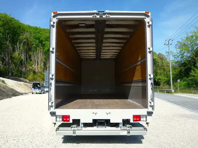 いすゞ フォワード 2RG-FRR90T2(2WD)の写真10