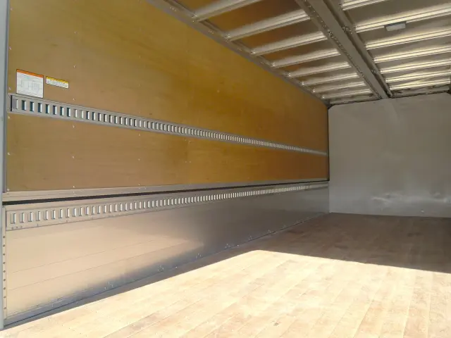 いすゞ フォワード 2RG-FRR90T2(2WD)の写真14