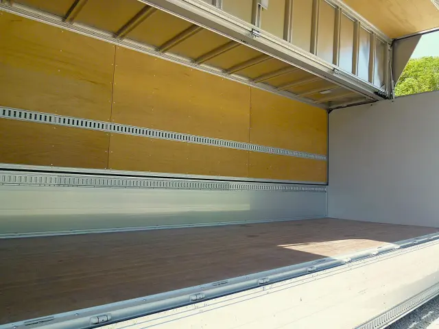 いすゞ フォワード 2RG-FRR90T2(2WD)の写真20