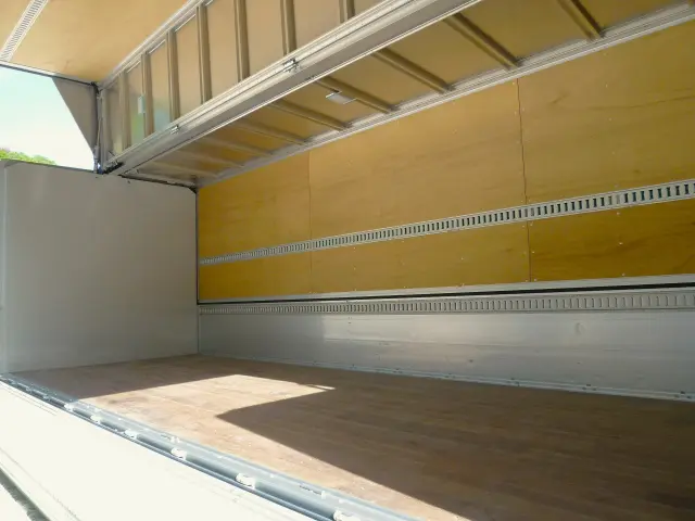 いすゞ フォワード 2RG-FRR90T2(2WD)の写真21