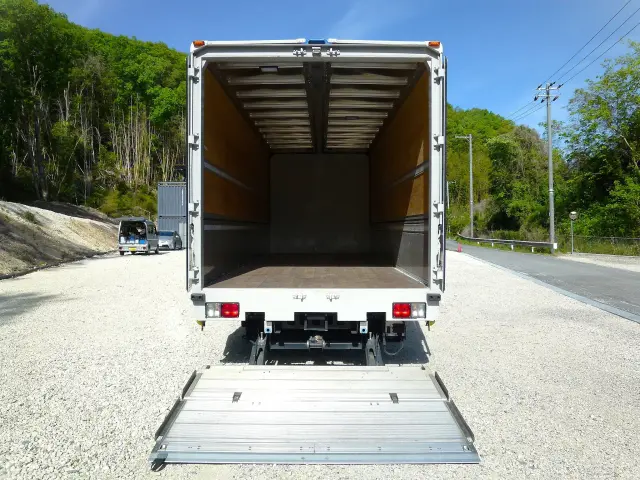 いすゞ フォワード 2RG-FRR90T2(2WD)の写真24