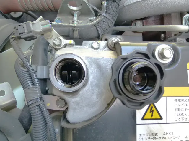 いすゞ フォワード 2RG-FRR90T2(2WD)の写真32