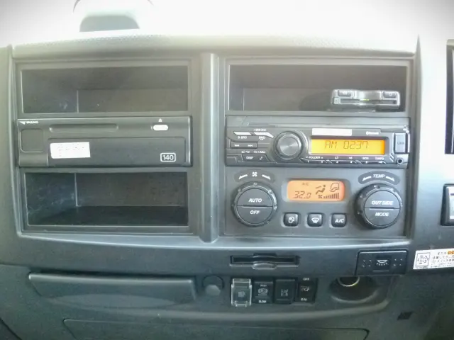 いすゞ フォワード 2RG-FRR90T2(2WD)の写真35