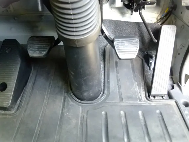 いすゞ フォワード 2RG-FRR90T2(2WD)の写真36