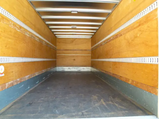 いすゞ フォワード 2RG-FRR90S2(2WD)の写真10