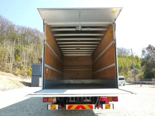 いすゞ フォワード 2RG-FRR90S2(2WD)の写真15