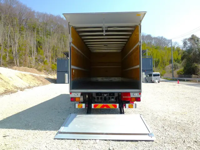 いすゞ フォワード 2RG-FRR90S2(2WD)の写真16