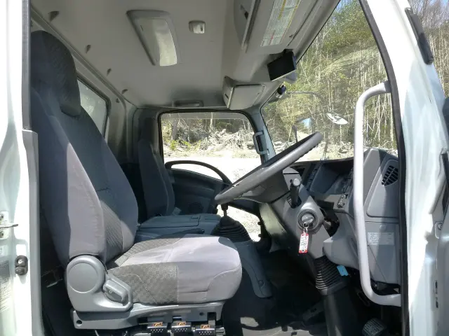 いすゞ フォワード 2RG-FRR90S2(2WD)の写真26