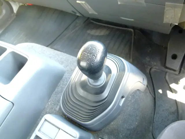 いすゞ フォワード 2RG-FRR90S2(2WD)の写真29