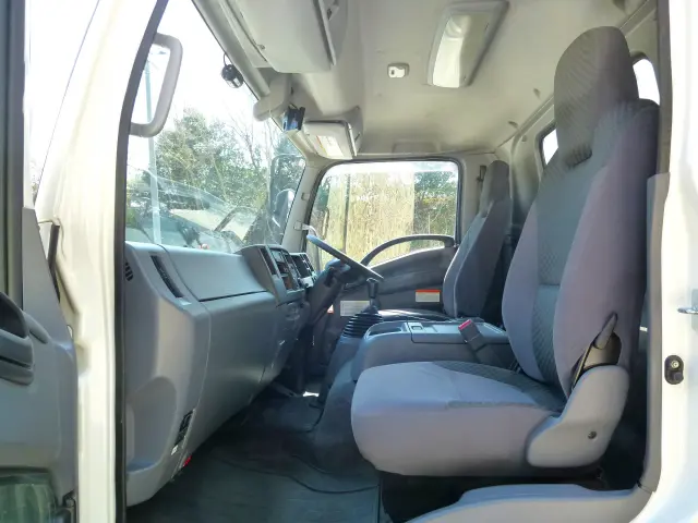 いすゞ フォワード 2RG-FRR90S2(2WD)の写真31