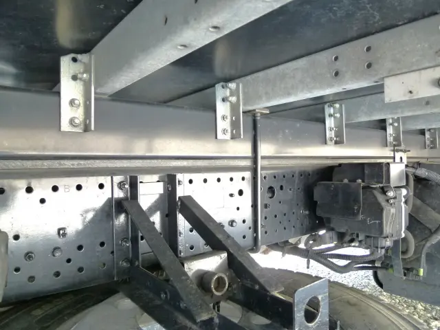 いすゞ フォワード 2RG-FRR90S2(2WD)の写真35