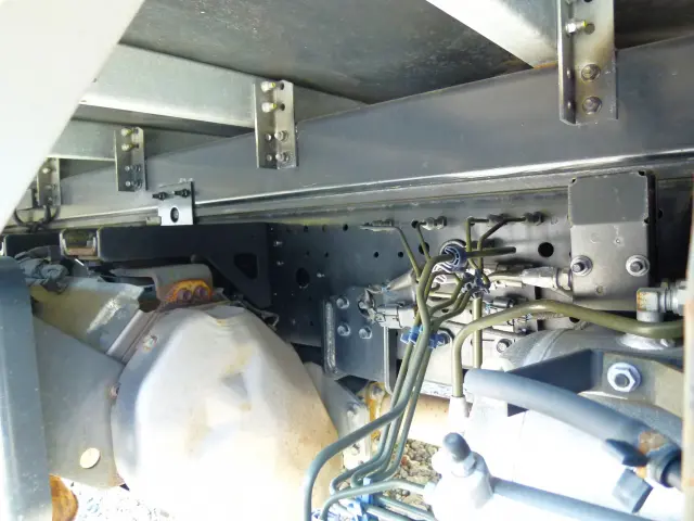 いすゞ フォワード 2RG-FRR90S2(2WD)の写真36