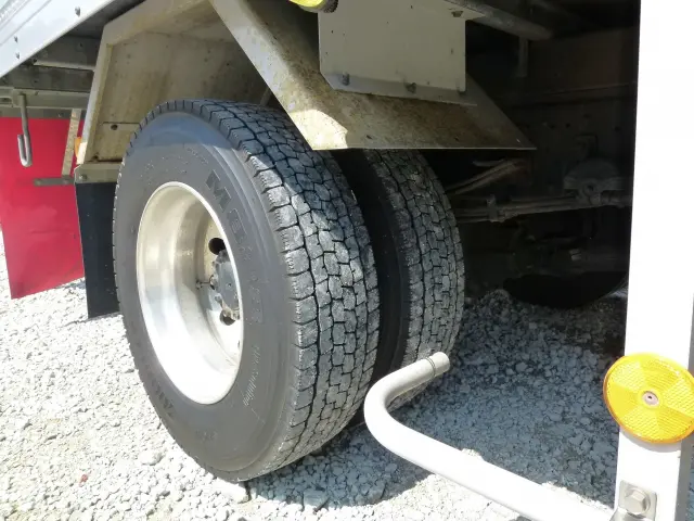 いすゞ フォワード 2RG-FRR90S2(2WD)の写真42