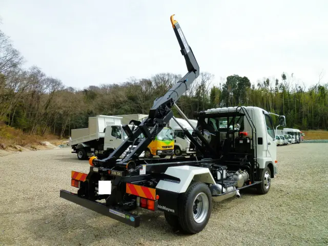 三菱 ファイター 2KG-FK72F(2WD)の写真12