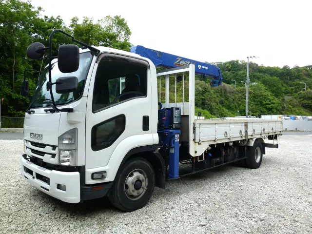 いすゞ フォワード 2RG-FRR90S2(2WD)の写真1