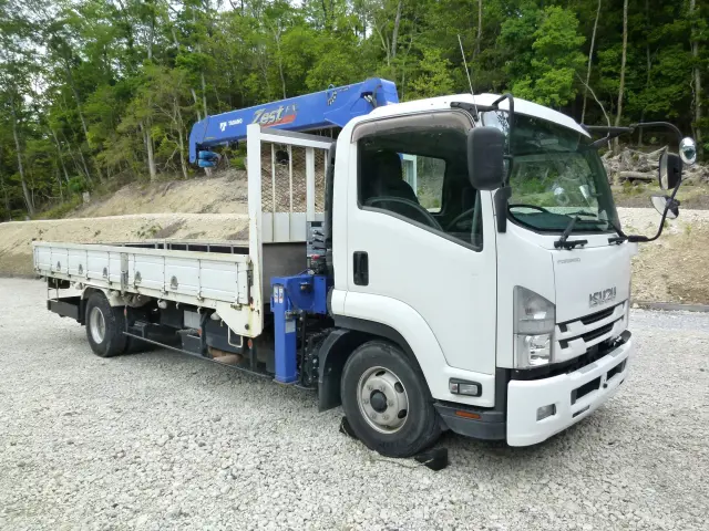 いすゞ フォワード 2RG-FRR90S2(2WD)の写真3