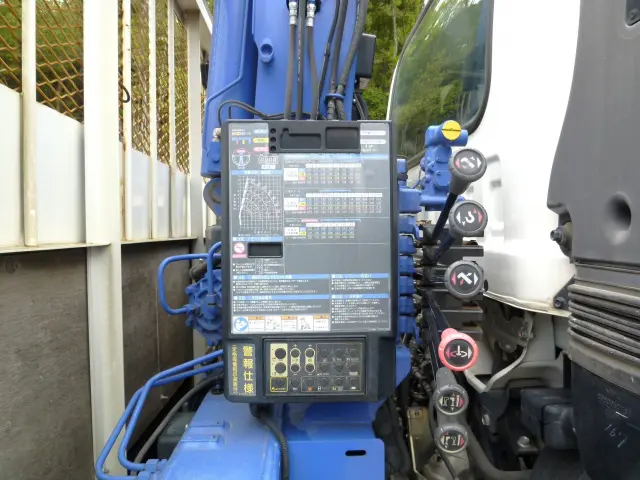 いすゞ フォワード 2RG-FRR90S2(2WD)の写真26