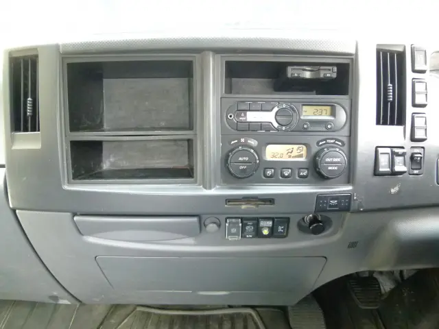 いすゞ フォワード 2RG-FRR90S2(2WD)の写真35