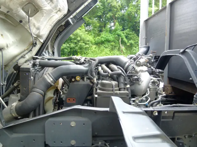 いすゞ フォワード 2RG-FRR90T2(2WD)の写真17