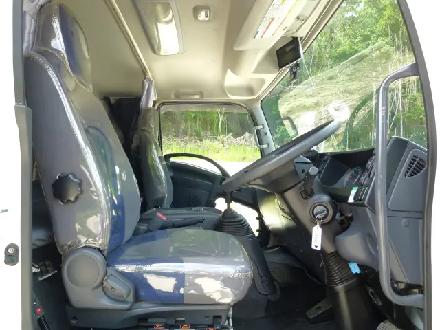 いすゞ フォワード 2RG-FRR90T2(2WD)の写真21