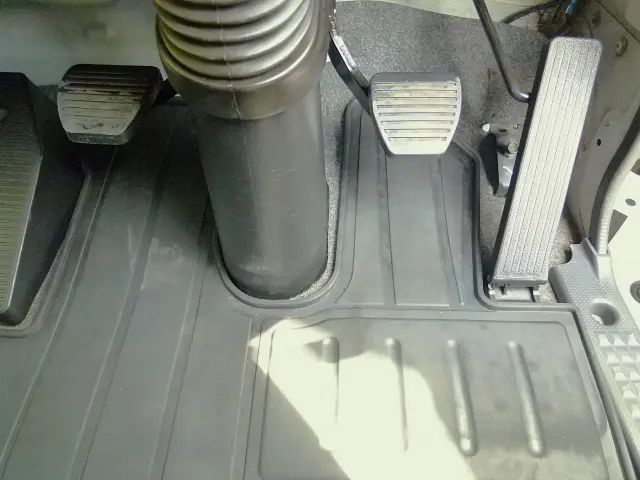 いすゞ フォワード 2RG-FRR90T2(2WD)の写真25