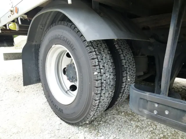 いすゞ フォワード 2RG-FRR90T2(2WD)の写真38