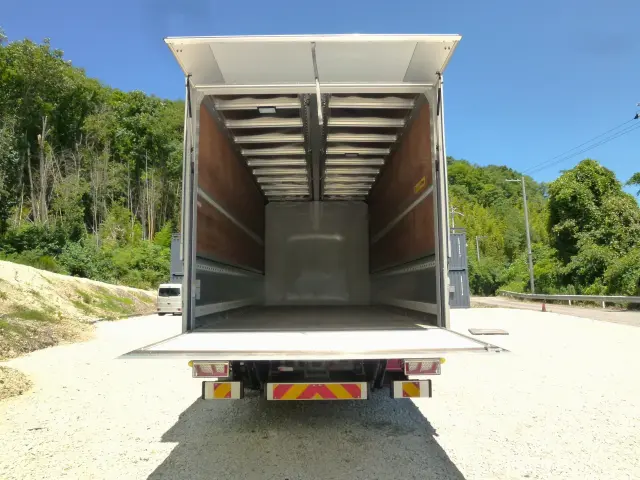 いすゞ フォワード 2RG-FRR90S4(2WD)の写真10