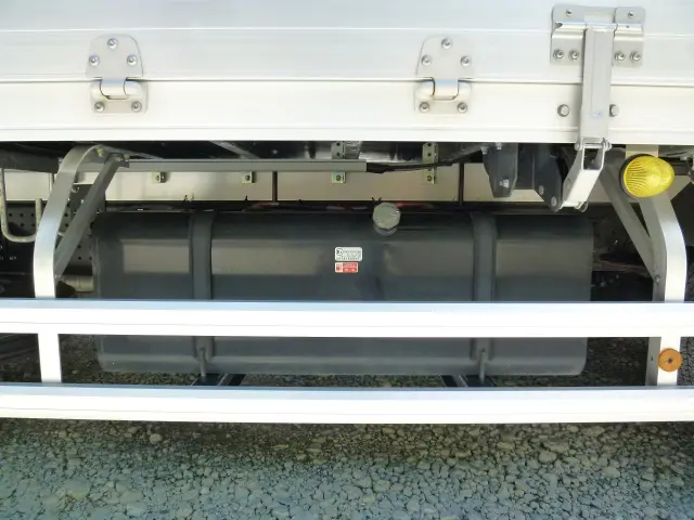 いすゞ フォワード 2RG-FRR90S4(2WD)の写真32