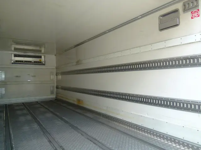 いすゞ フォワード 2PG-FRR90T2(2WD)の写真15