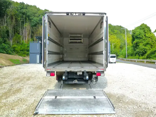 いすゞ フォワード 2PG-FRR90T2(2WD)の写真20