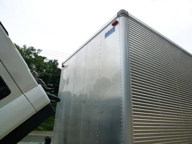 いすゞ フォワード 2RG-FRR90S2(2WD)の写真9