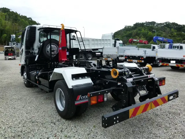 三菱 ファイター 2KG-FK72F(2WD)の写真6