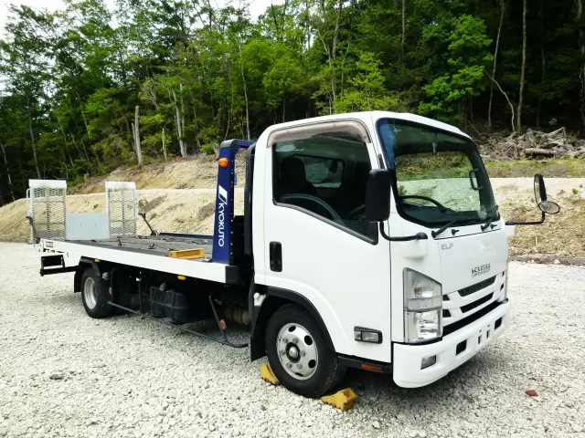 荷台寸法/長5,450×幅2,070×高70(mm)|いすゞ エルフ TRG-NPR85AN(2WD)の写真3