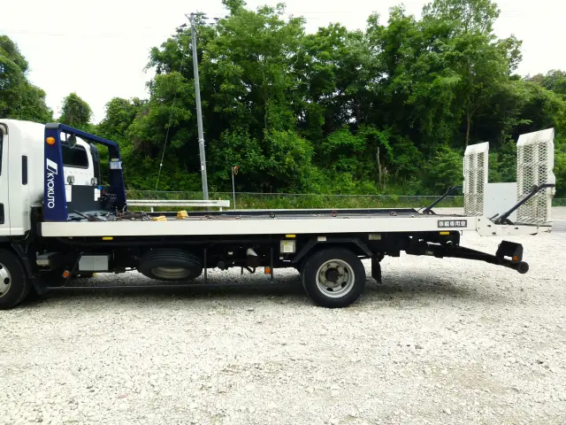 いすゞ エルフ TRG-NPR85AN(2WD)の写真9