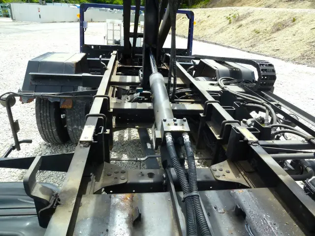 いすゞ エルフ TRG-NPR85AN(2WD)の写真21