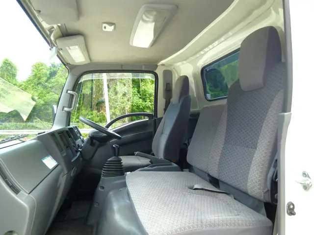 いすゞ エルフ TRG-NPR85AN(2WD)の写真35