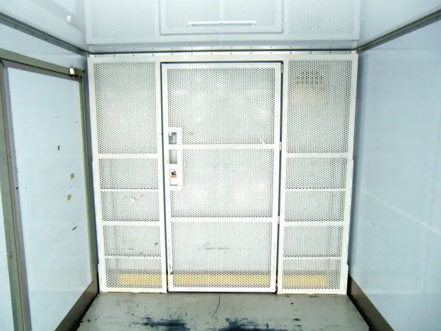 いすゞ エルフ 2RG-NPR88YN(2WD)の写真12