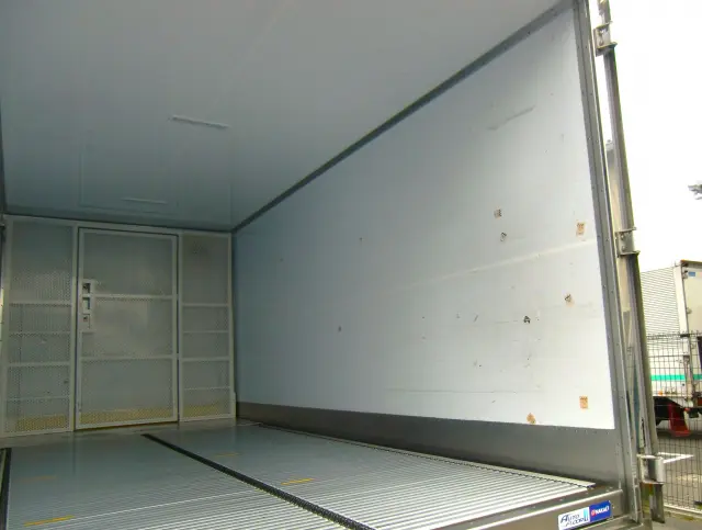 いすゞ エルフ 2RG-NPR88YN(2WD)の写真17