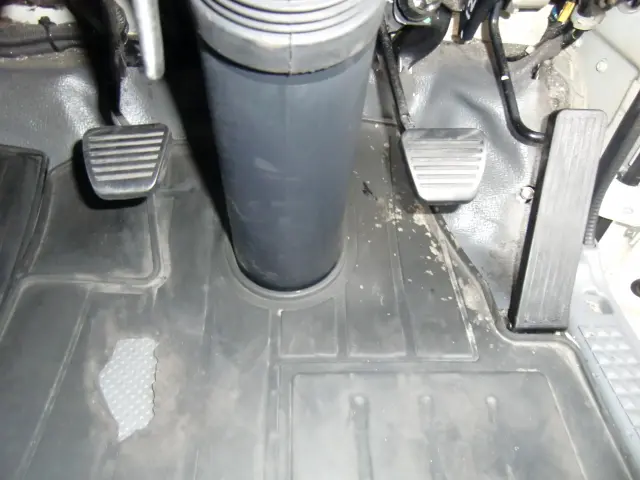 いすゞ エルフ 2RG-NPR88YN(2WD)の写真28