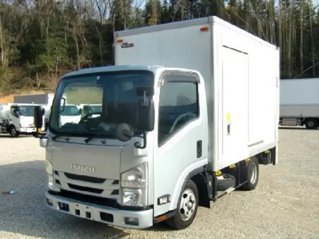 いすゞ エルフ 2RG-NLR88AN(2WD)の写真1