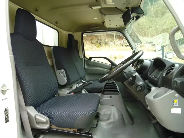 日野 デュトロ 2RG-XZU712M(2WD)の写真32