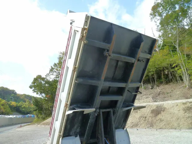 三菱 キャンター 2PG-FBA60(2WD)の写真18