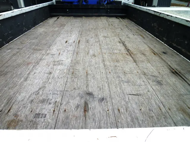 いすゞ エルフ 2RG-NPR88AR(2WD)の写真10