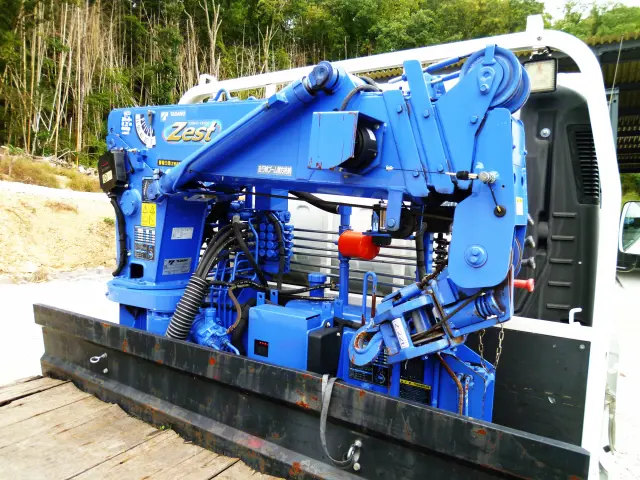 いすゞ エルフ 2RG-NPR88AR(2WD)の写真13