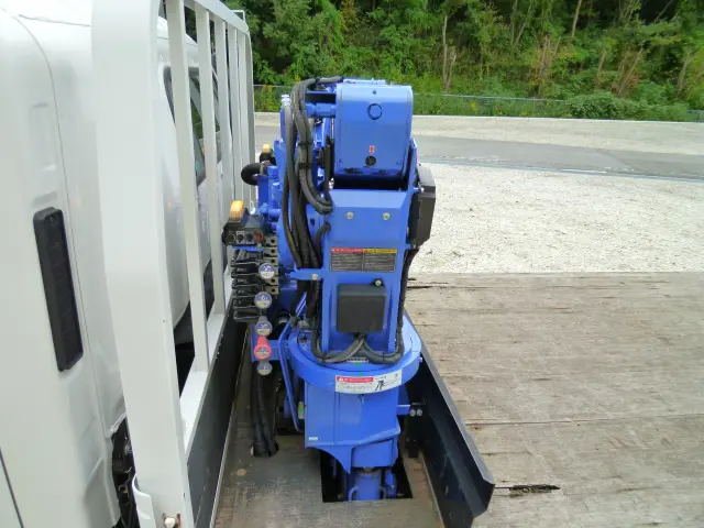 いすゞ エルフ 2RG-NPR88AR(2WD)の写真14