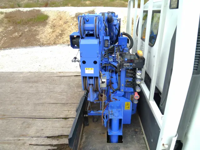 いすゞ エルフ 2RG-NPR88AR(2WD)の写真15