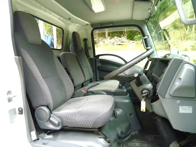 いすゞ エルフ 2RG-NPR88AR(2WD)の写真26